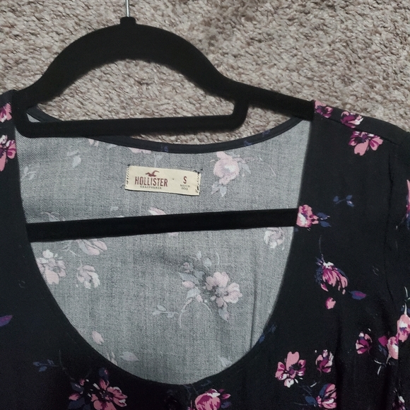 Women's dress - Picture 2 of 3